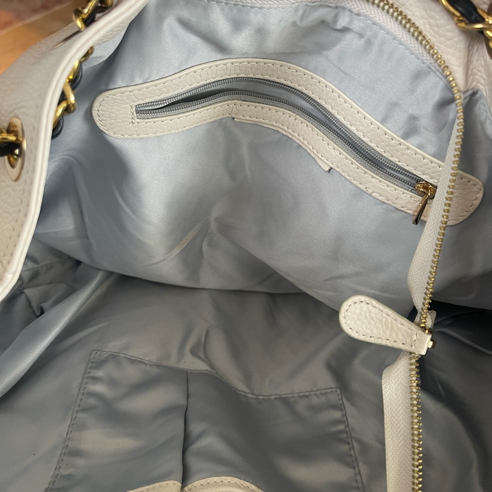 Two-Tone Black and Cream Shoulder Tote Bag Large - Picture 9 of 12